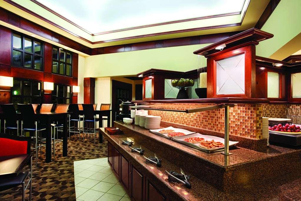 Hyatt House Boston Waltham Hotel Restaurant photo