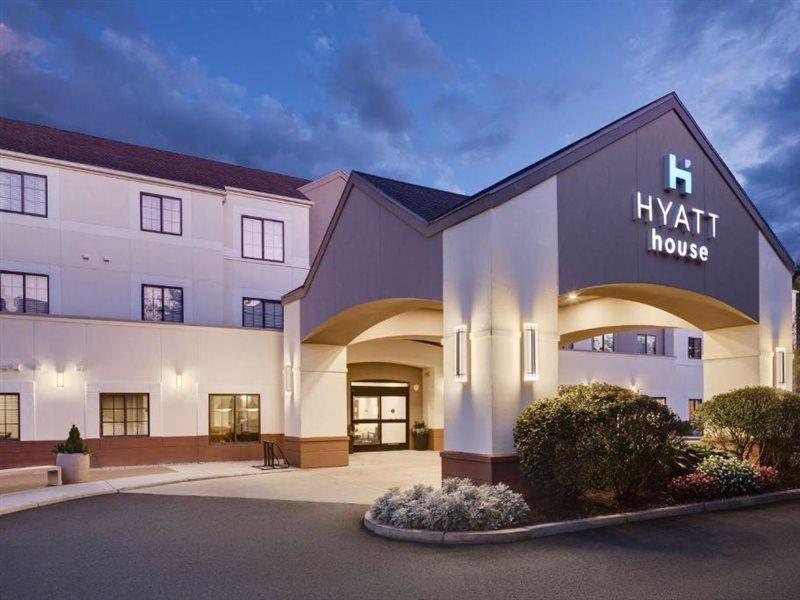 Hyatt House Boston Waltham Hotel Exterior photo