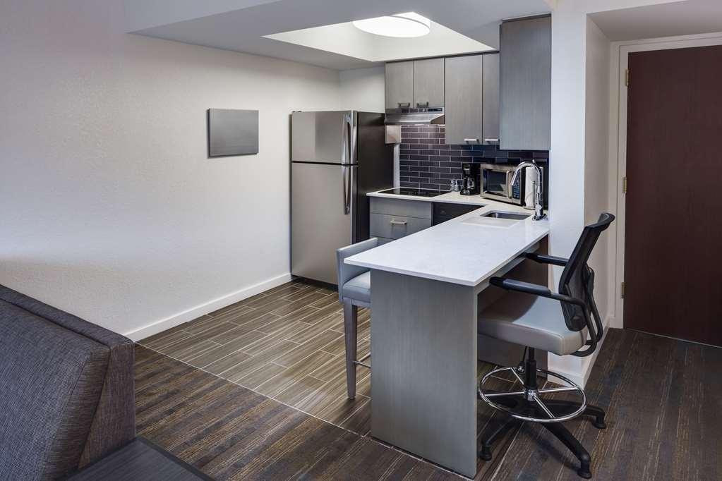 Hyatt House Boston Waltham Hotel Room photo